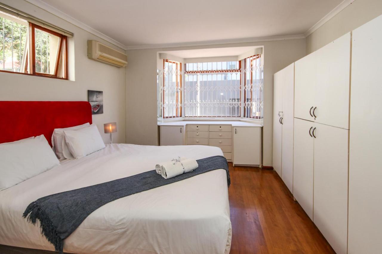 Holiday Home In Sea Point, Fresnaye 케이프타운 외부 사진